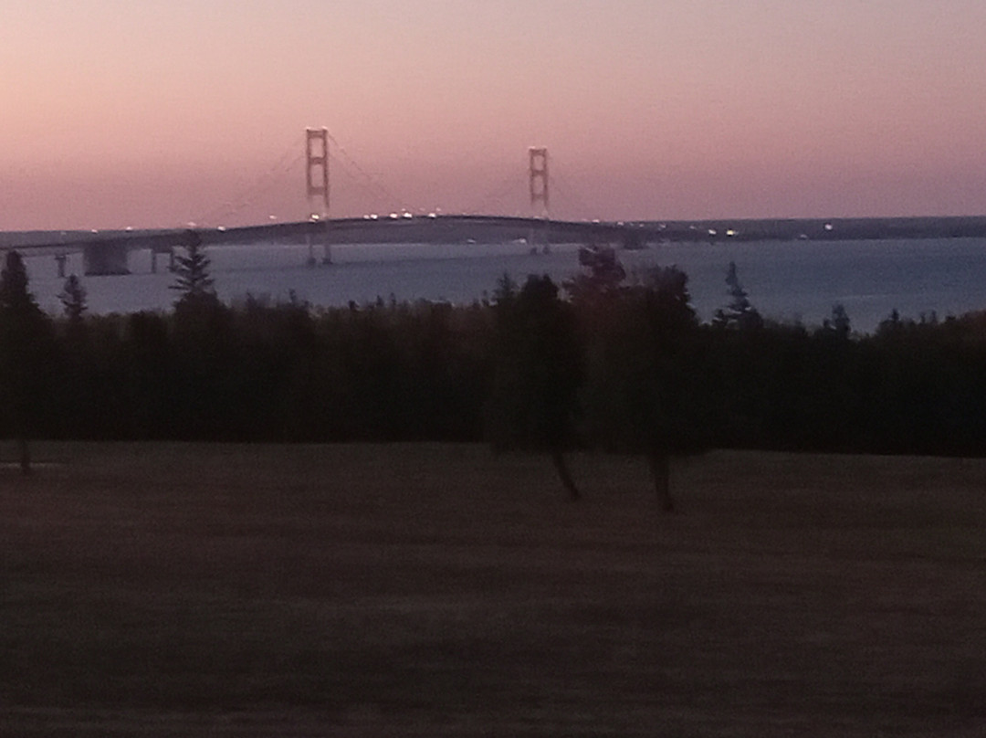 Super 8 by Wyndham St. Ignace主图