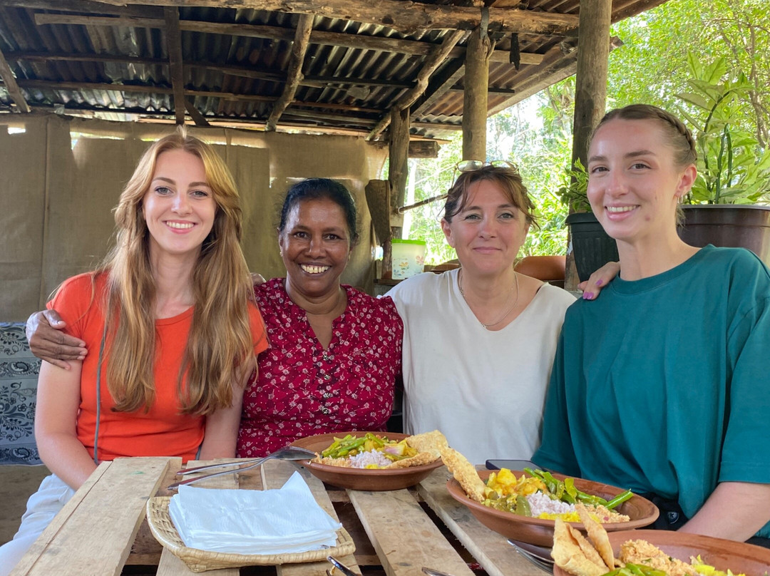 Ella Sri Lanka Mom's kitchen cooking class