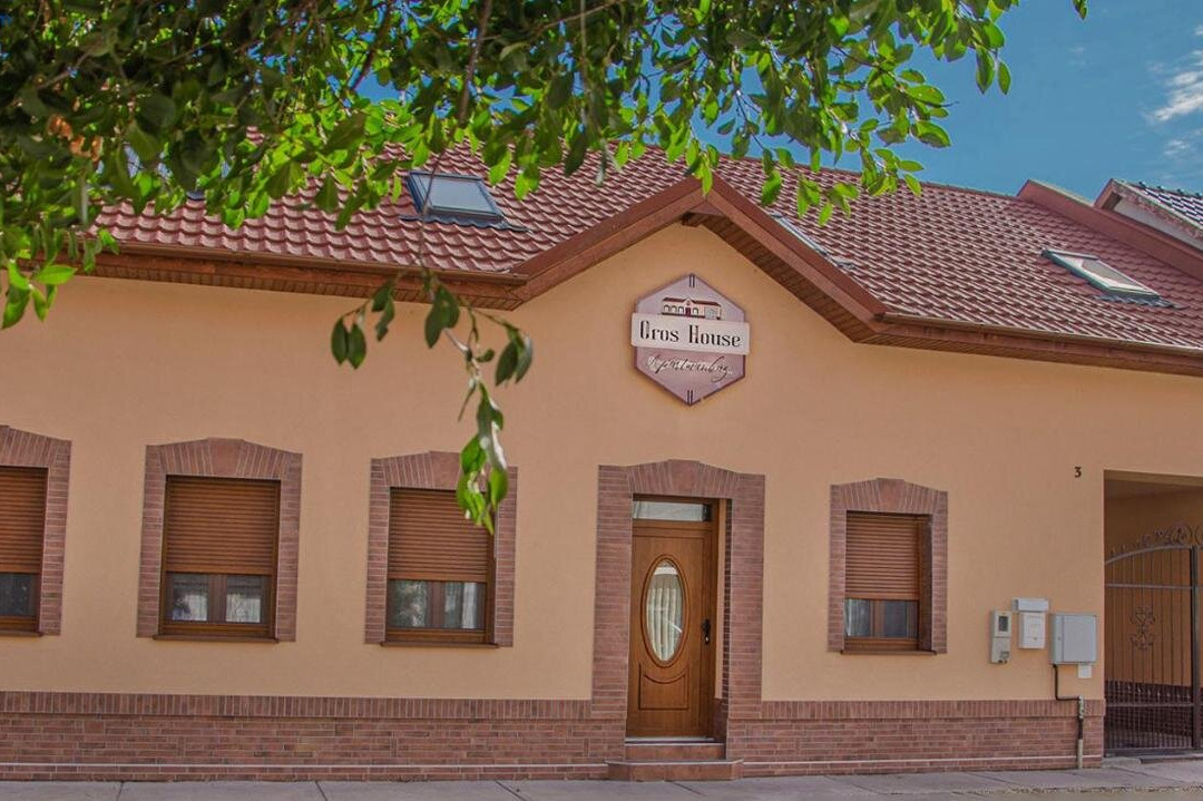 Oros House Apartmanhaz