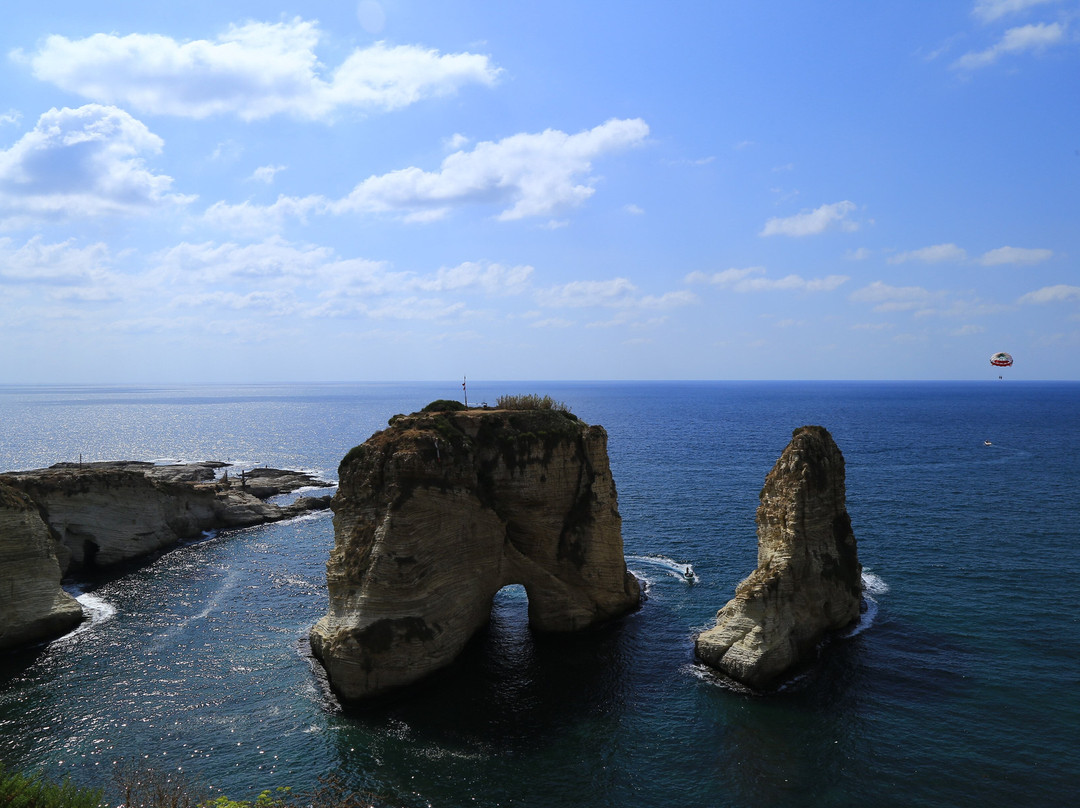 Pigeon Rocks in Raouche-贝鲁特必去景点