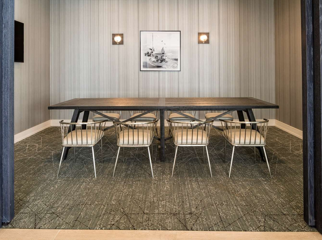 DoubleTree by Hilton Boston Logan Airport Chelsea主图