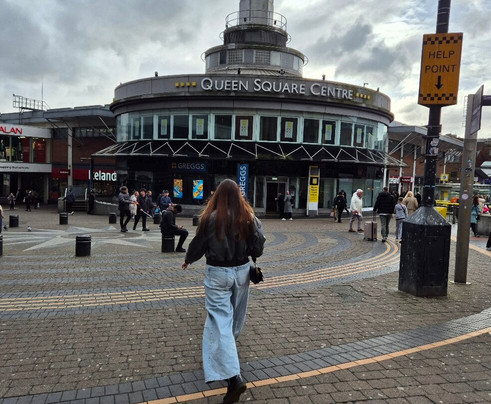 Queen Square Travel Centre-利物浦必去景点