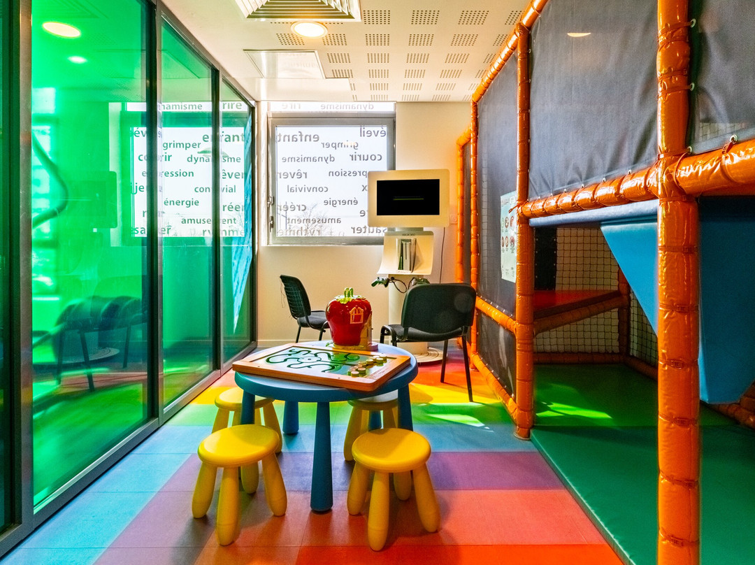 第戎托森多尔假日酒店主图