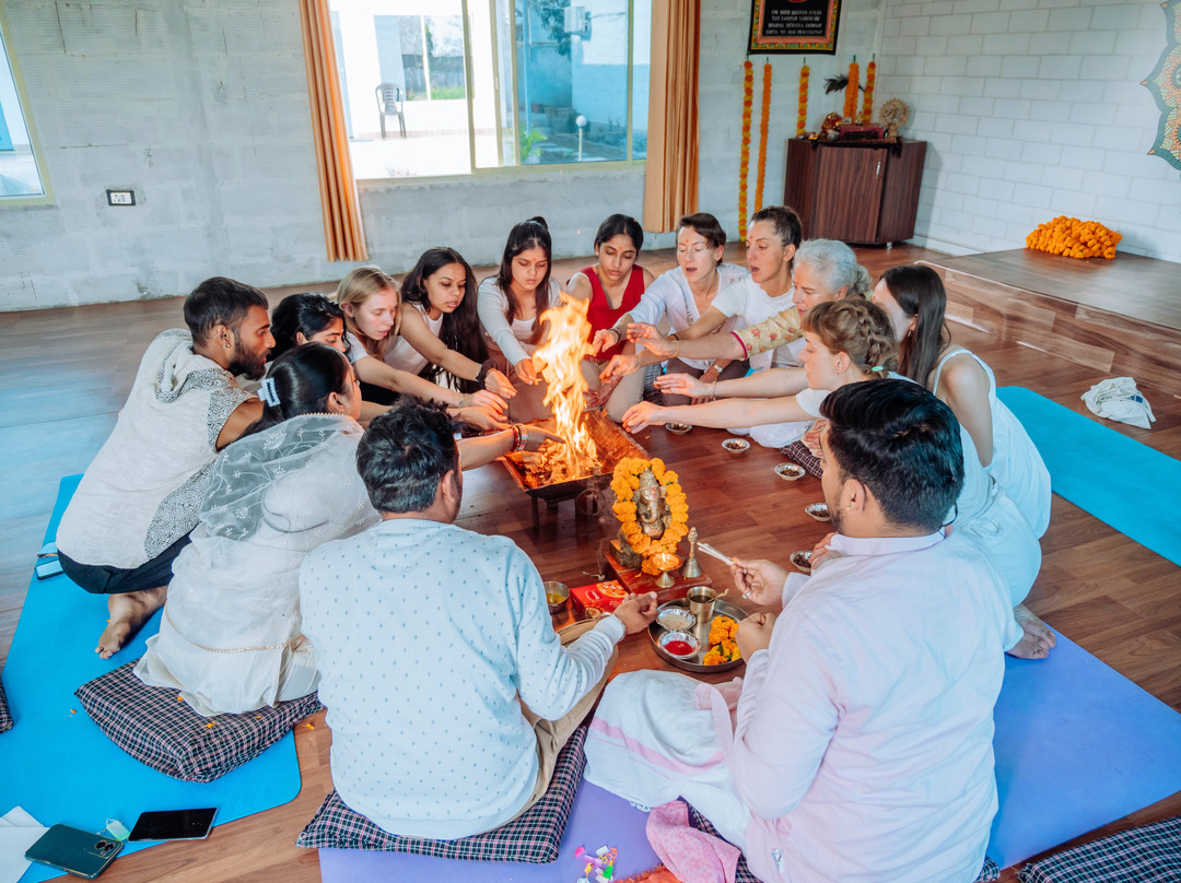 Ekam Yogashala-里希克虚必去景点
