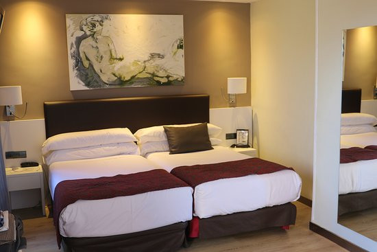 加泰罗尼亚卡斯泰尔奴酒店主图