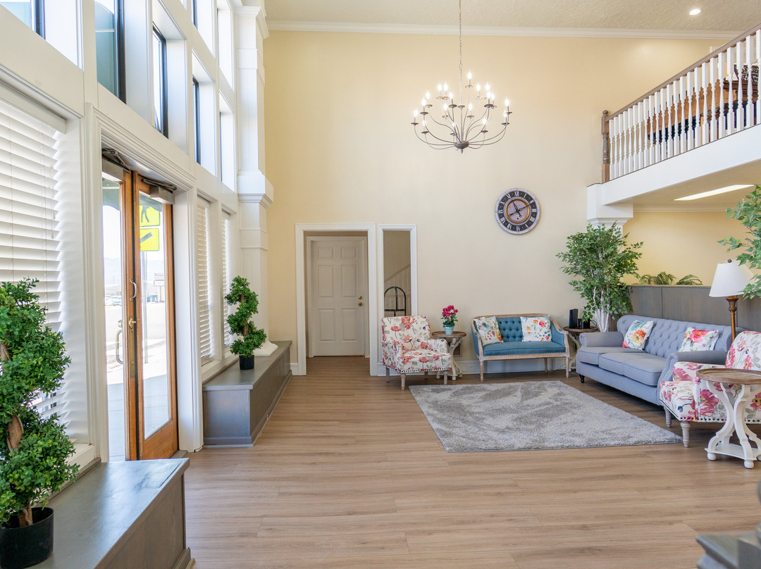 Road Creek Inn主图