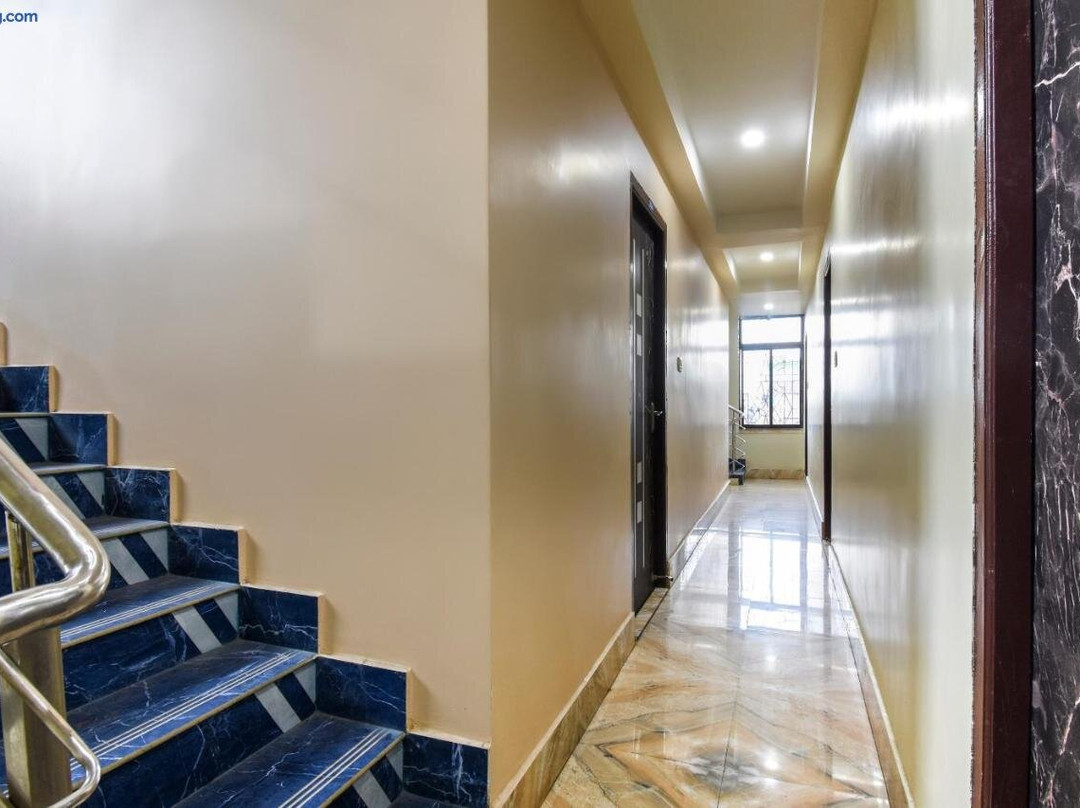 OYO 49954 Hotel Galaxy