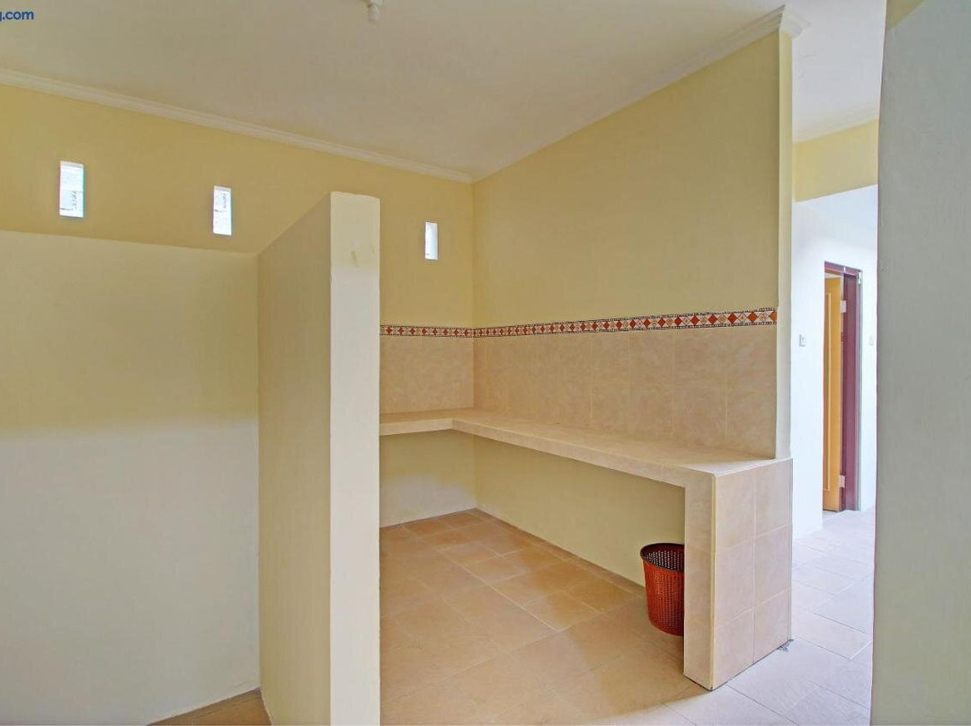 Oyo Life  92953 Nirmala Kost