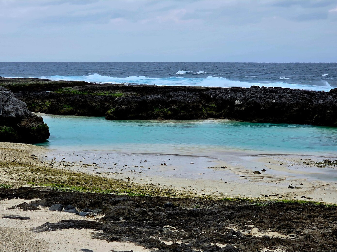 Sugira Beach景点图片