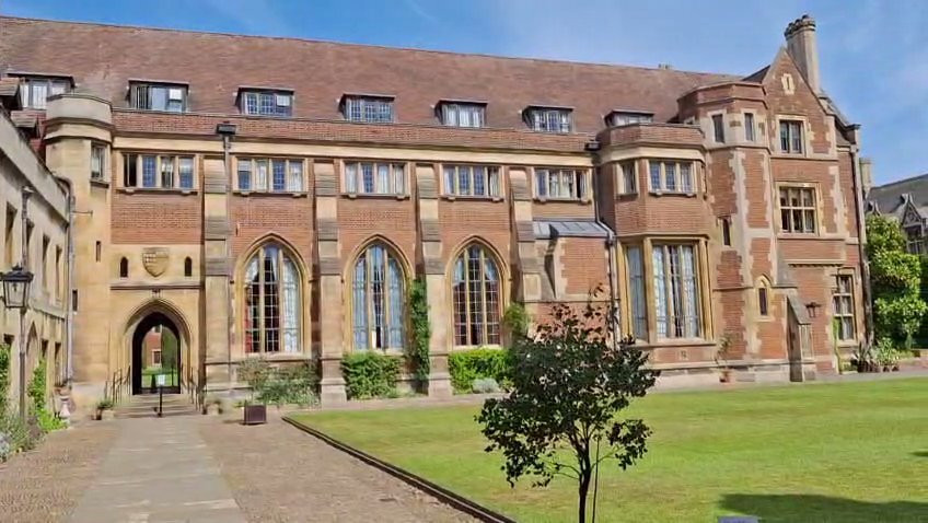 Pembroke College-剑桥必去景点