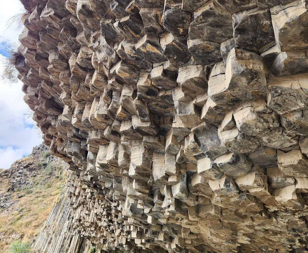 Basaltic Organ-Garni必去景点