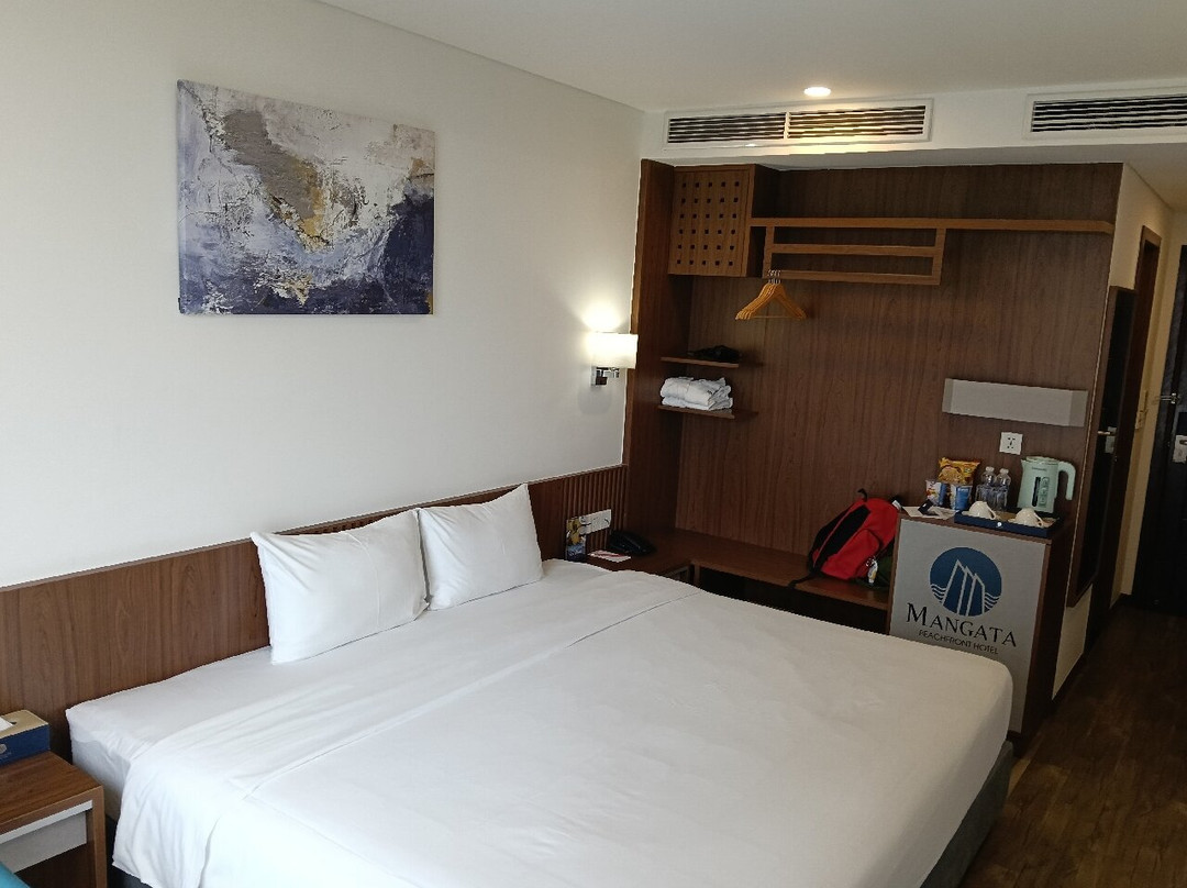 Mangata Beachfront Hotel