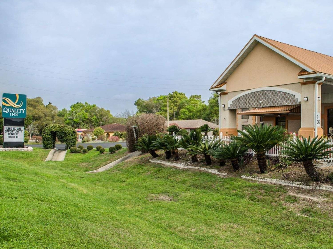 Bell酒店住宿-Quality Inn Near Manatee Springs State Park