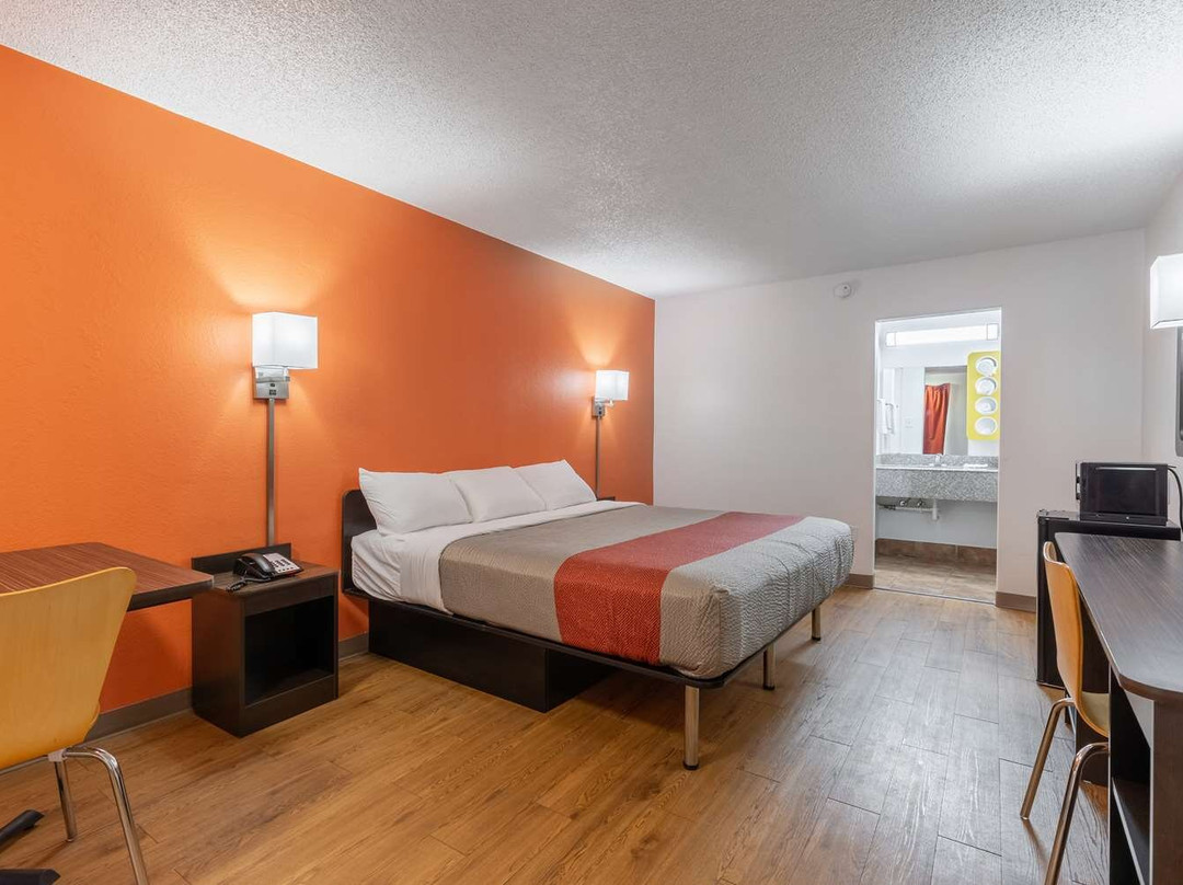 Motel 6 Bryan, TX - University Area