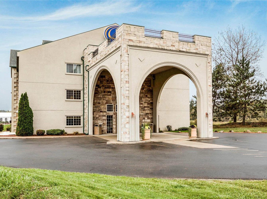 Iola酒店住宿-Comfort Suites at Par 4 Resort