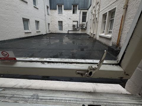 亚历山大酒店主图