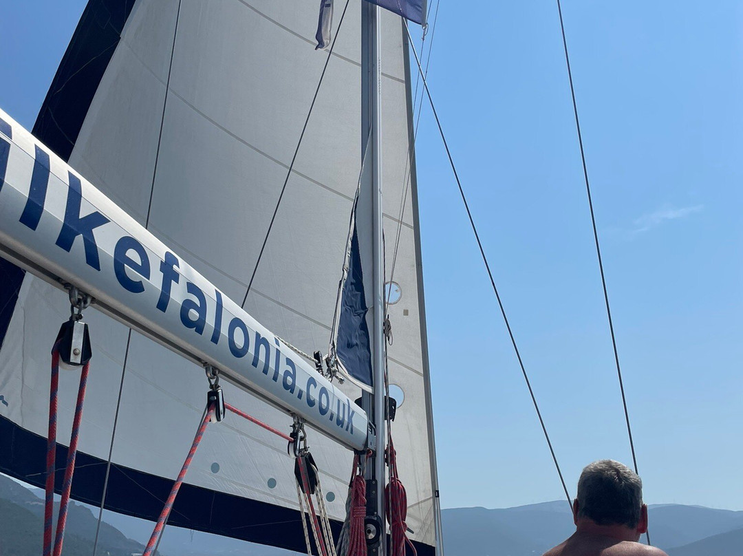 Trapezaki Bay Hotel主图