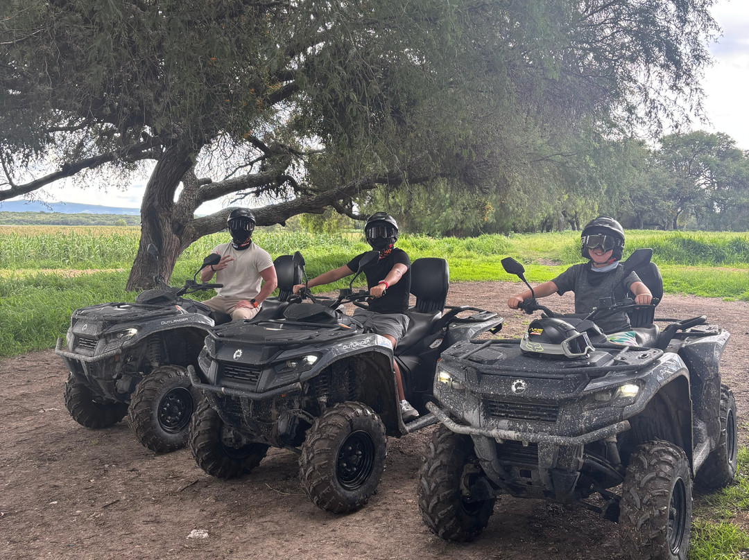 Explore San Miguel Off-Road (Tours en cuatrimoto)-圣米格尔护城必去景点