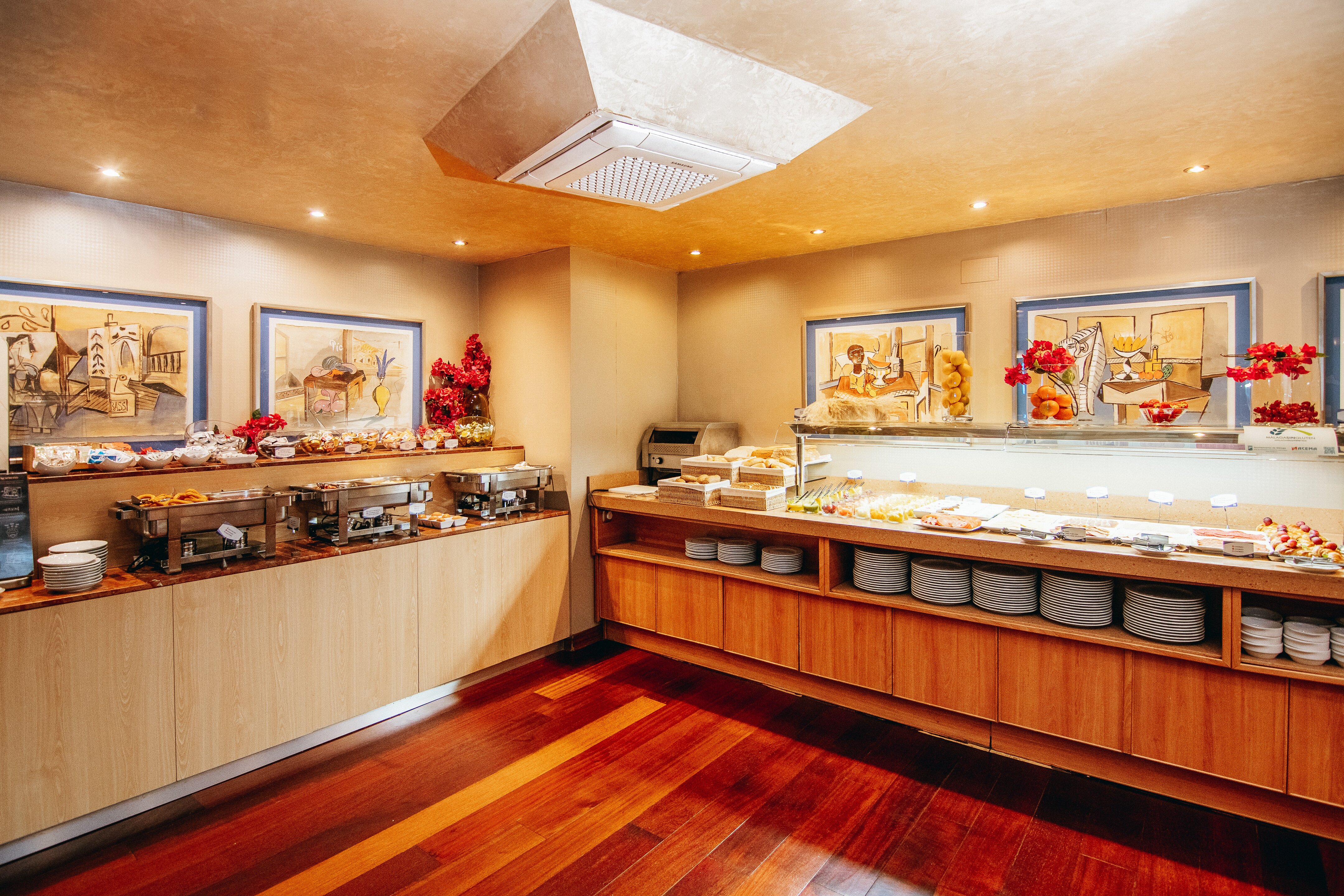 Hotel MS Maestranza-餐饮