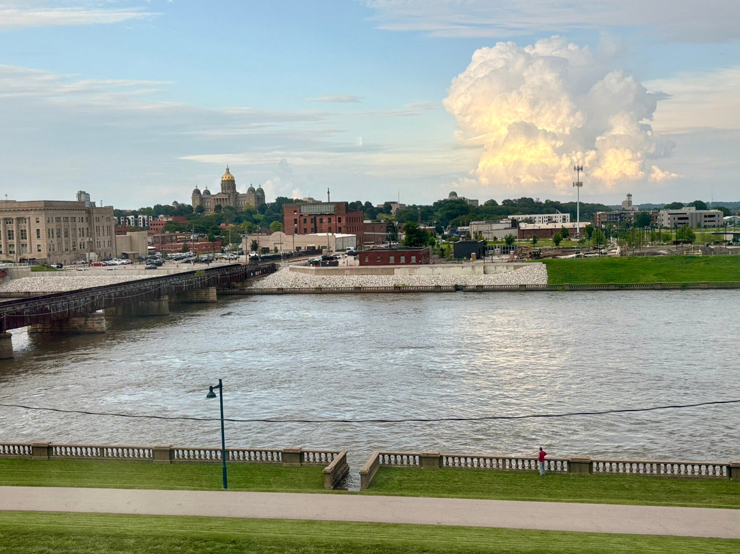 Hampton Inn & Suites Des Moines Downtown主图