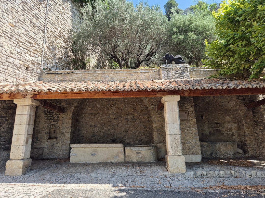 Fontaine des Mascarons de Seguret