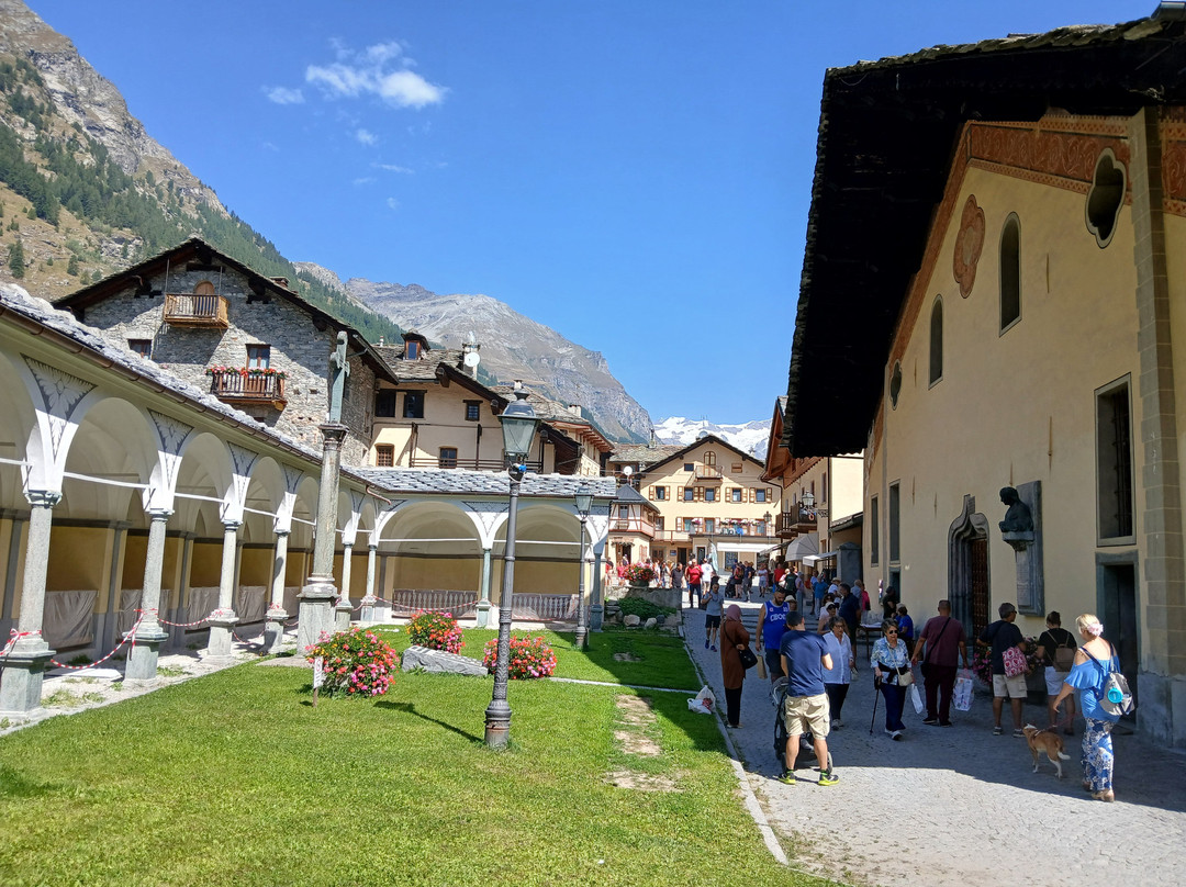 Chiesa di San Giovanni Battista-Gressoney Saint Jean必去景点