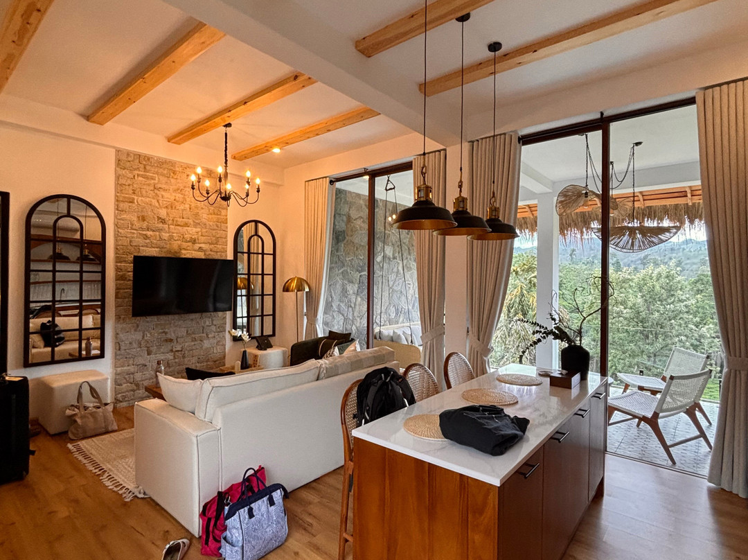 98英亩度假村主图