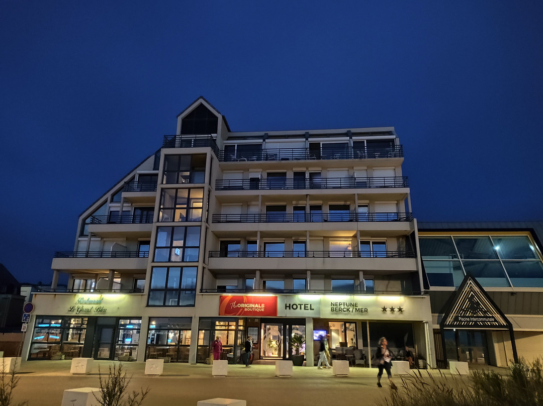 内普图那酒店主图