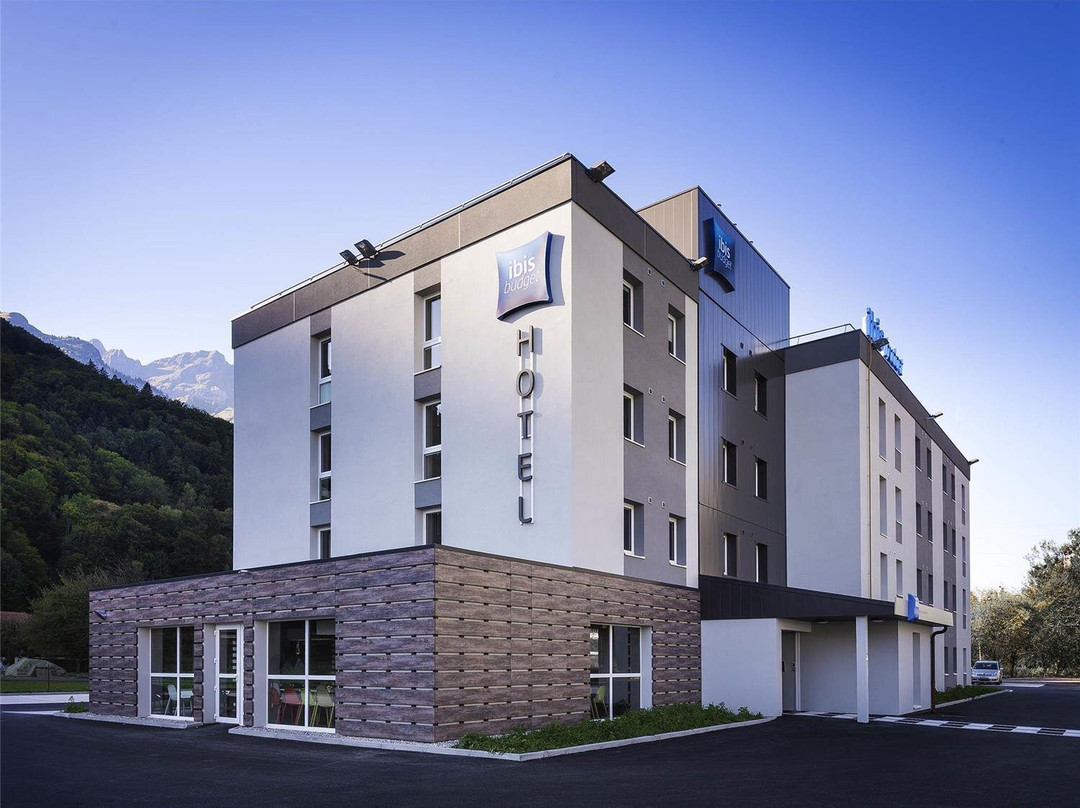 萨朗什酒店住宿-萨朗什勃朗峰地区宜必思快捷酒店