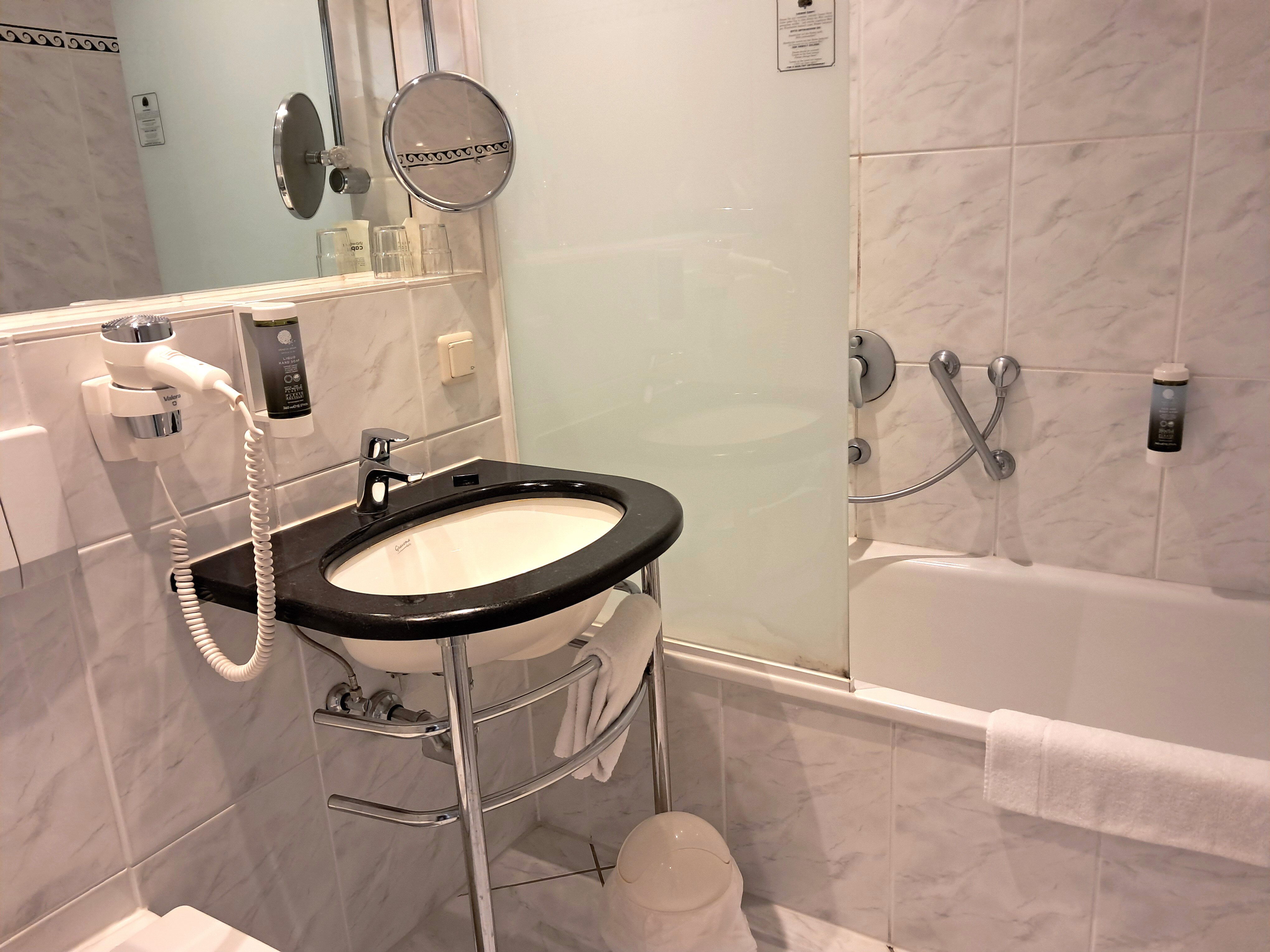 Hotel ARTE Schwerin-浴室