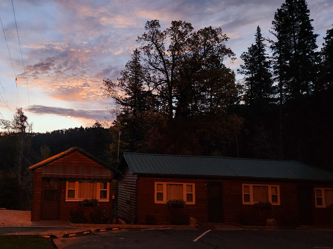 Whitetail Creek Resort主图