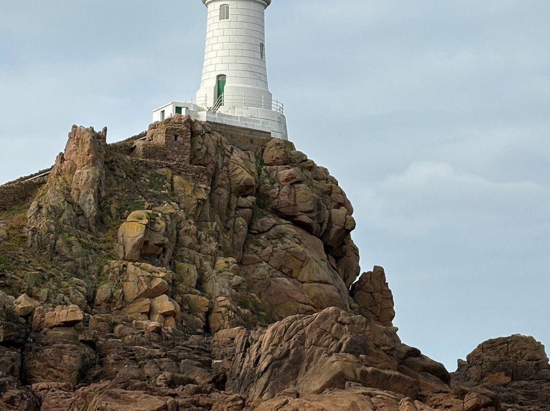 Corbiere Lighthouse (La Corbiere)-圣布雷拉德必去景点