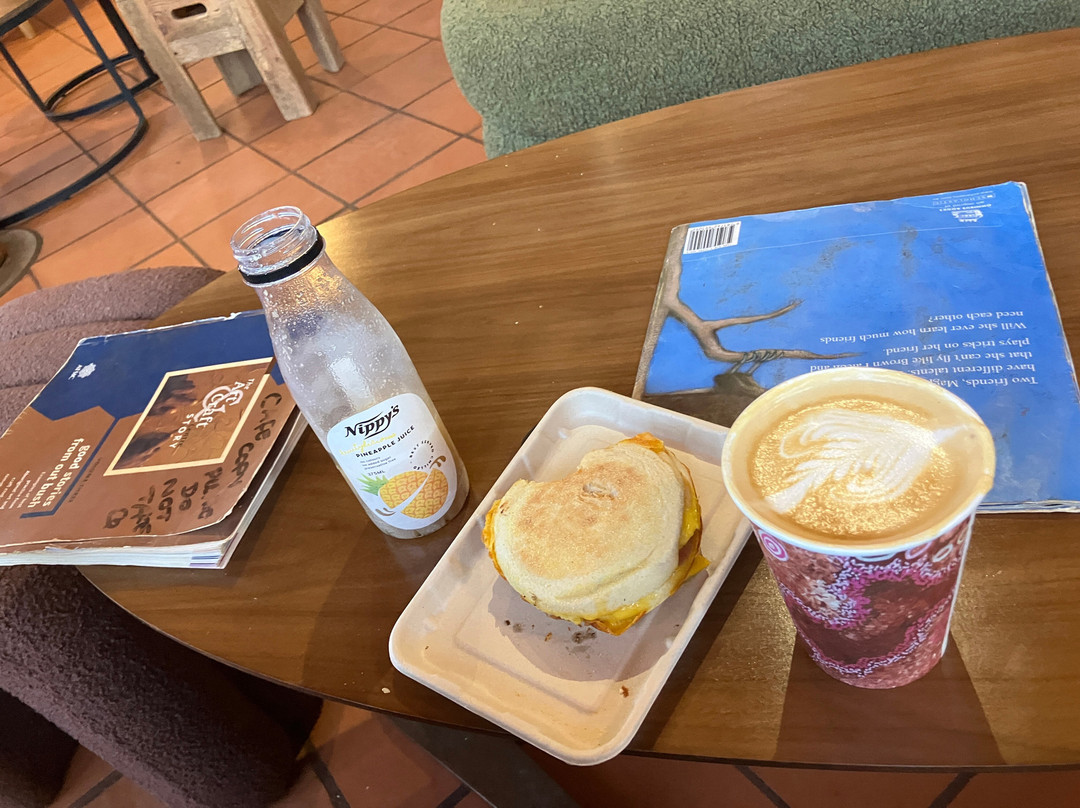 Ininti Cafe & Souvenirs