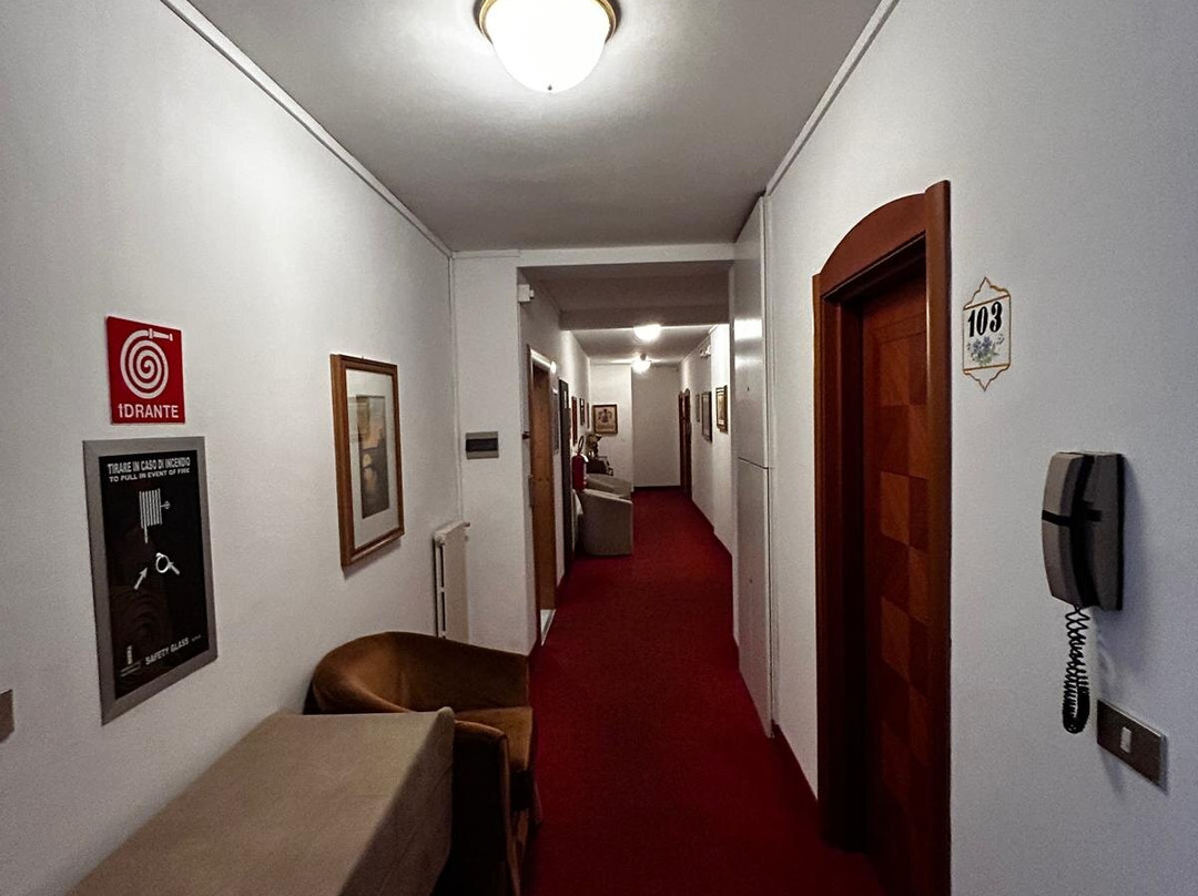 Monaco Sport Hotel主图