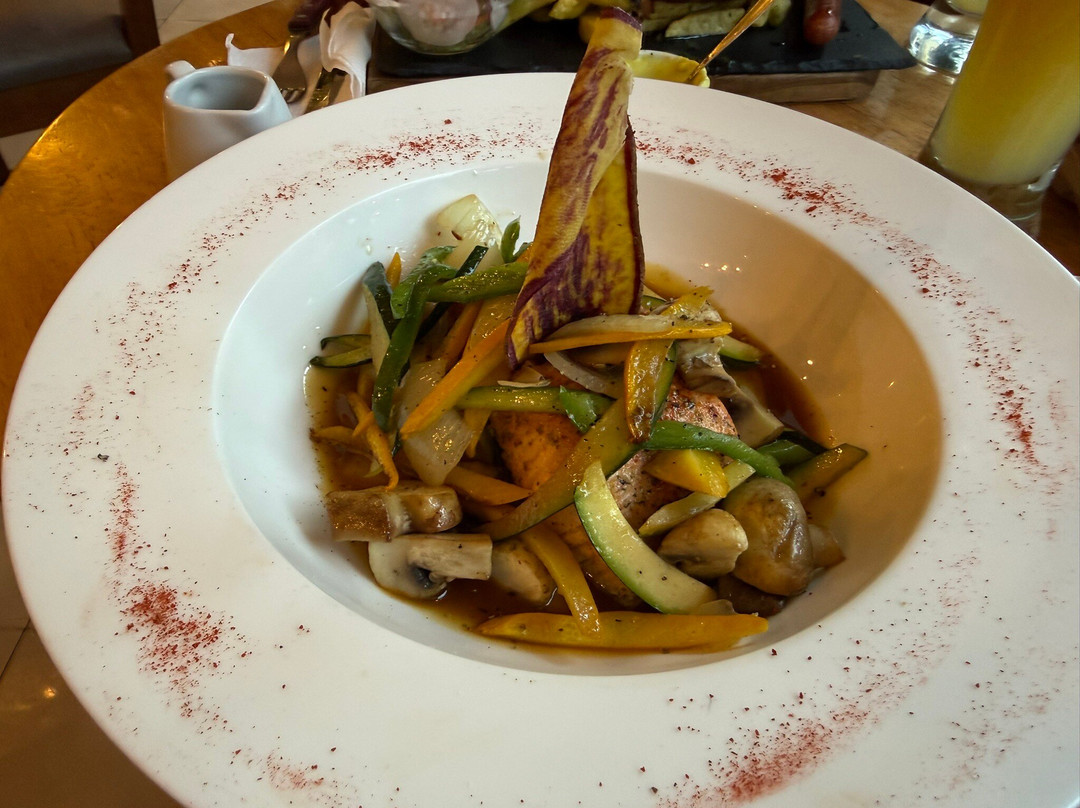 Lola Café Restaurant