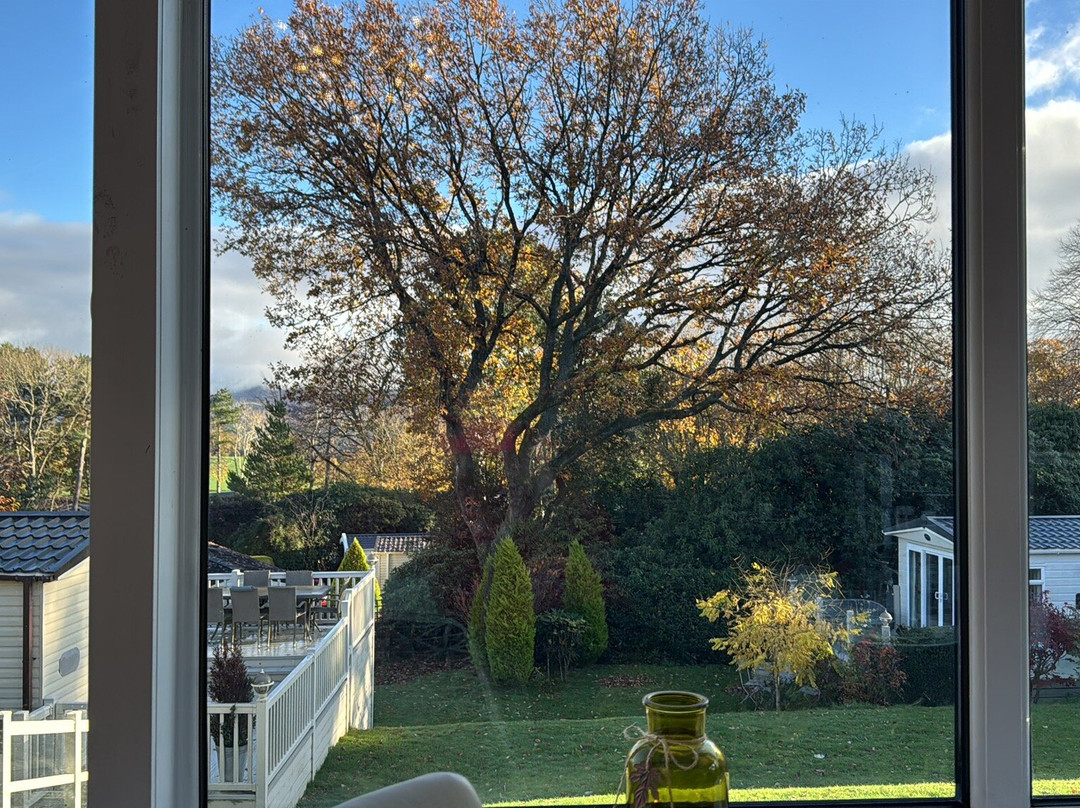 Lyons Woodlands Hall Holiday Park & Hotel主图