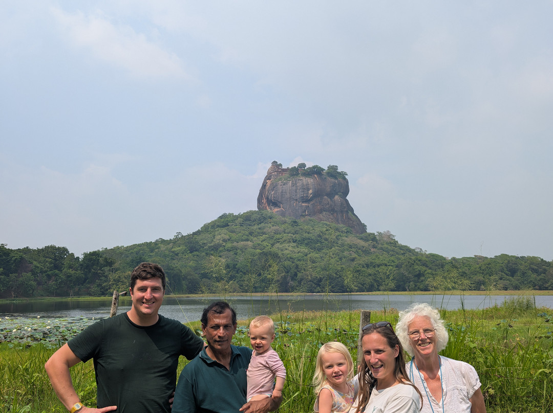 Lanka Tour Driver-Hingurakgoda必去景点