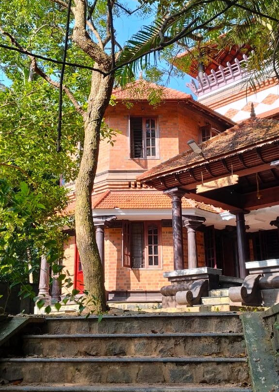 Amrutham-Gamaya主图