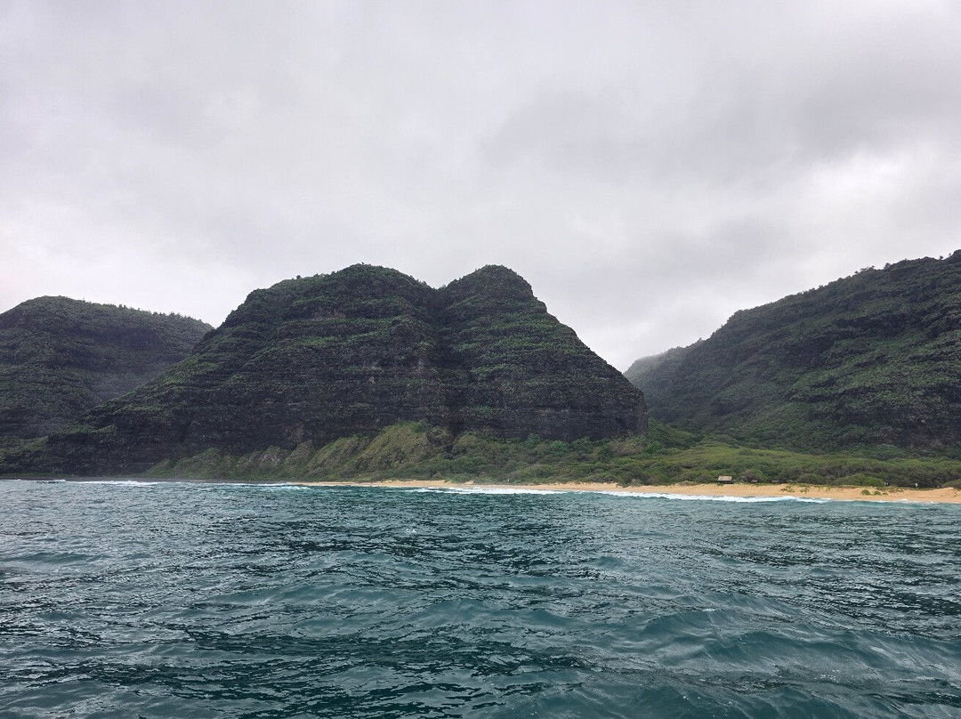 Makana Charters and Tours-卡慕也拉必去景点