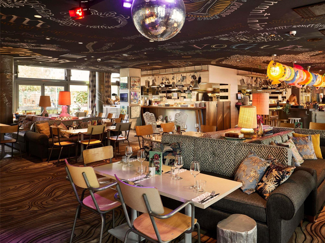 里昂妈妈住房酒店