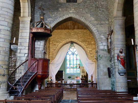 Eglise Notre-Dame-de-la-Tronchaye-莲蓬头必去景点