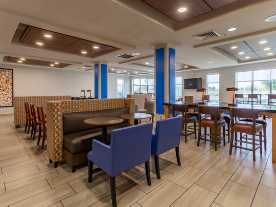 Poplar Grove酒店住宿-Holiday Inn Express & Suites Rockford-loves Park By IHG