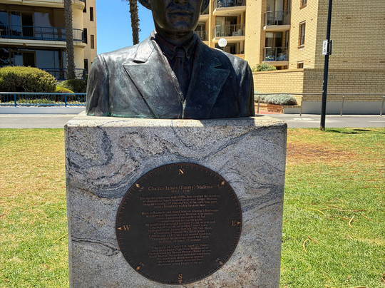 Jimmy Melrose Park-格莱内尔格必去景点