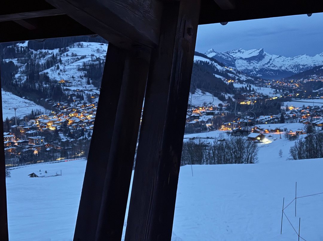 伯纳德酒店主图