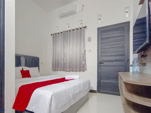 RedDoorz Syariah Near Rsud Kajen Pekalongan