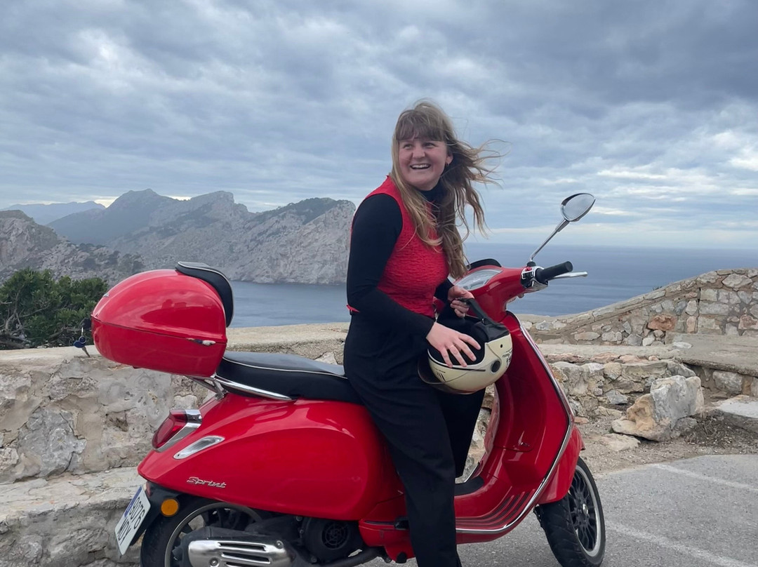Vespa Rental Alcudia| Vespa Lovers-阿尔库迪亚港必去景点