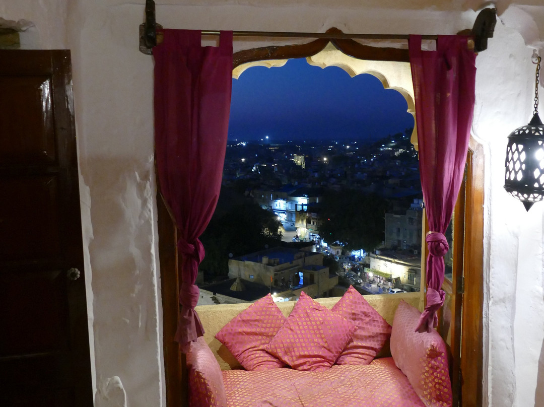 奇拉芭旺酒店主图