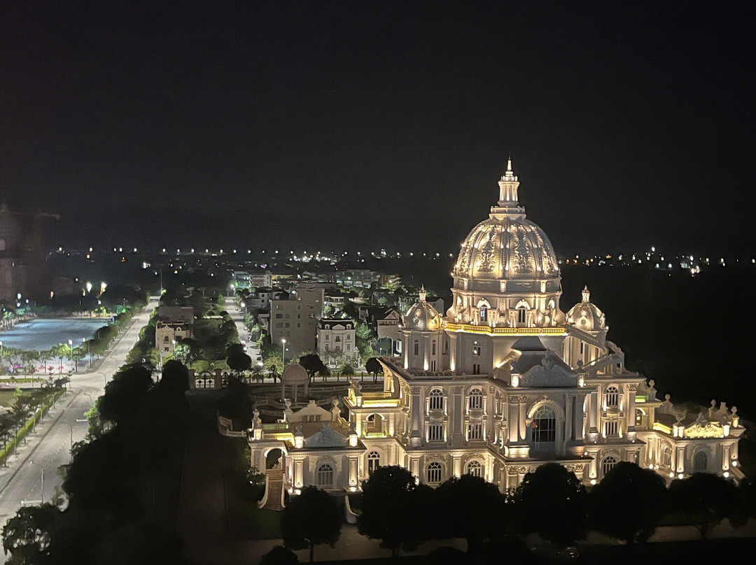 宁平传奇酒店主图