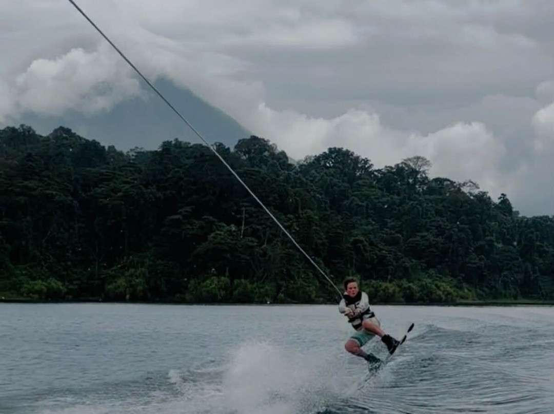Volcano Watersports. Wakeboard, Wakesurf, Waterski, Tubing.-福德圣卡洛斯必去景点