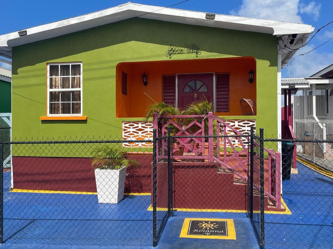 Rihanna's Childhood Home-布里奇顿必去景点